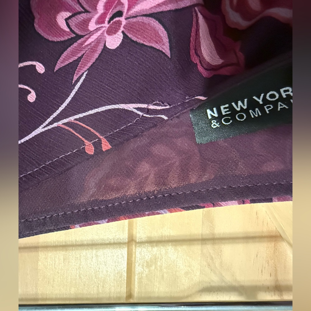 ⭐️New York & Company Purple Floral A-Line Skirt - Picture 6 of 8